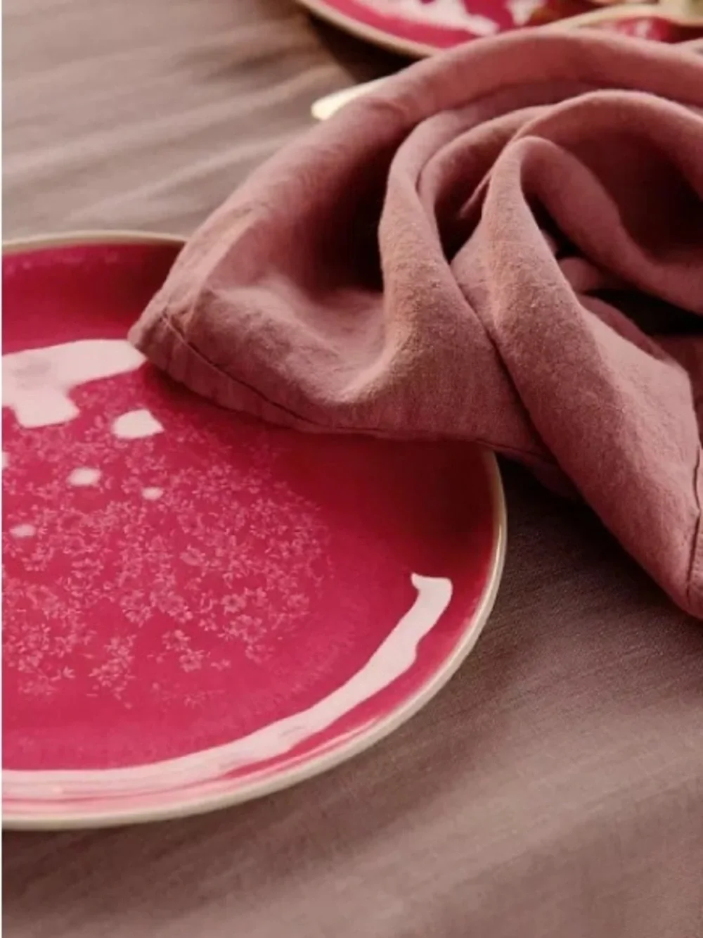 Anthropologie pink 3pcs plates with white speckles